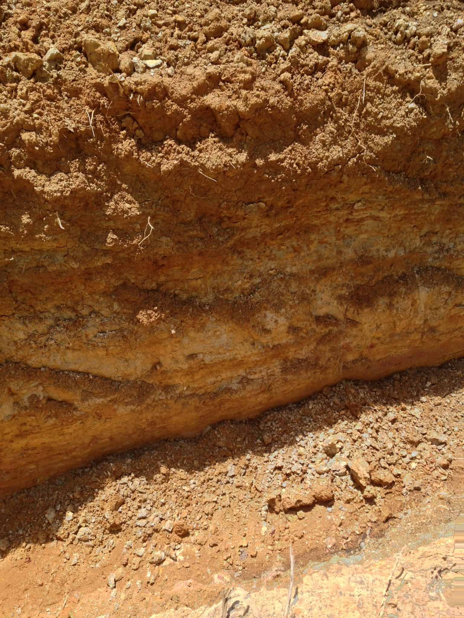 The clay vein in the raw